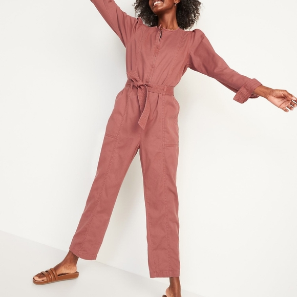 🆕️ NWT Long-Sleeve Zip-Front Cropped Utility Jumpsuit for Women in 'Dusty Pink' - Picture 3 of 14